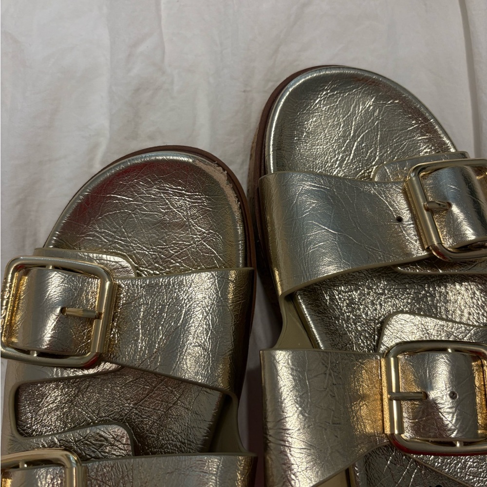 J Slides Metallic Gold Wedges